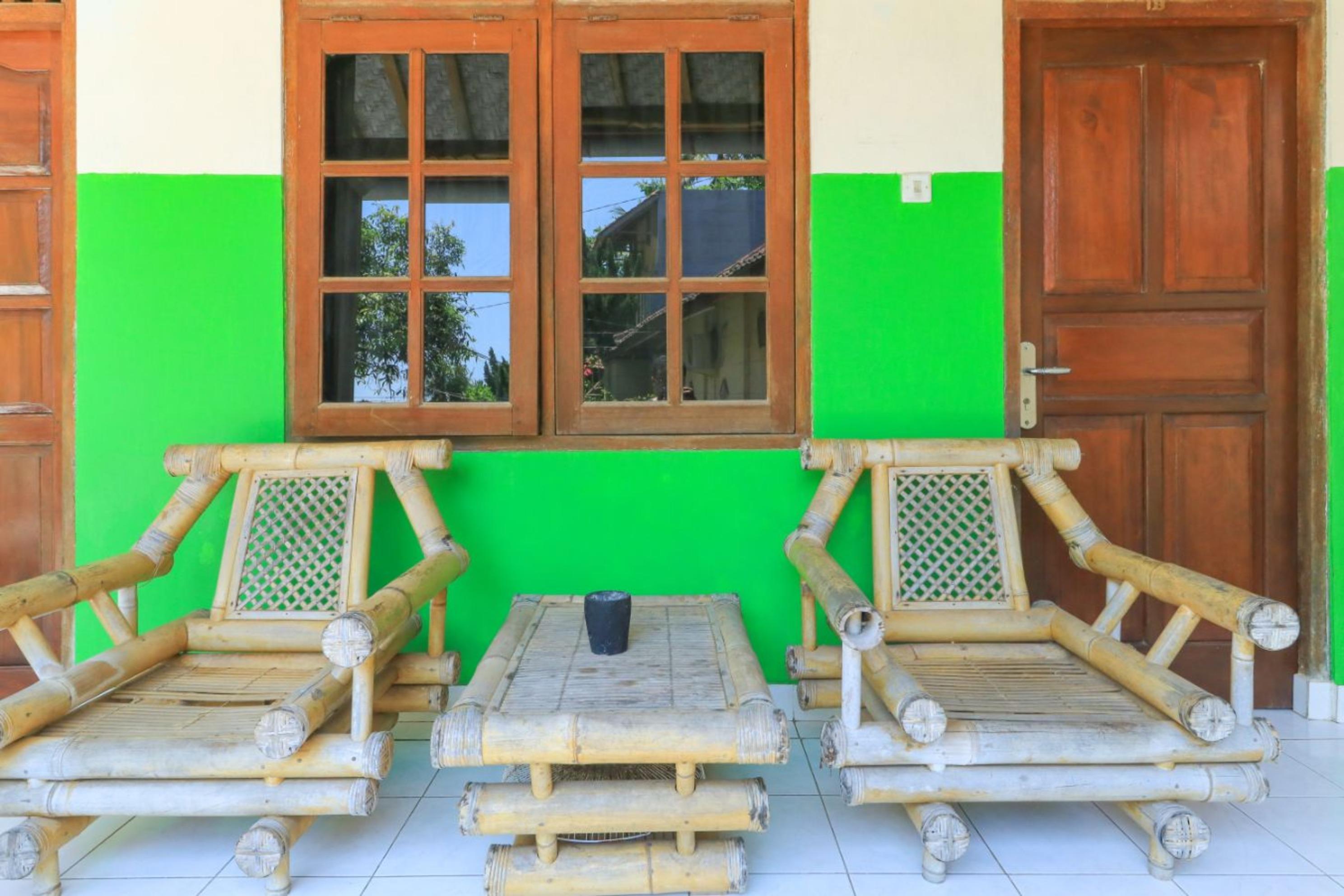 Hotel Tara Bar & Resto Air Sanih Kubutambahan  Exterior foto
