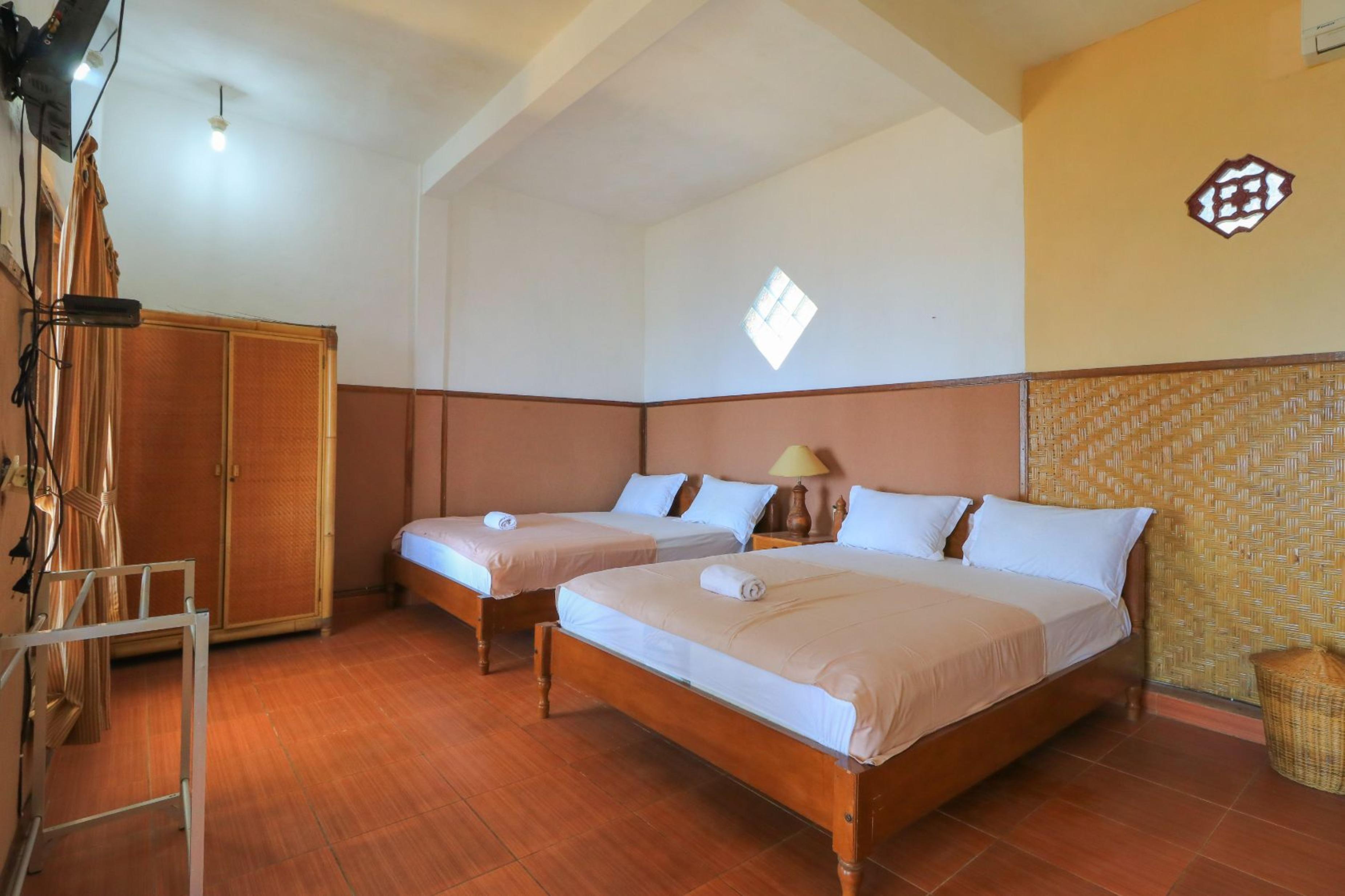 Hotel Tara Bar & Resto Air Sanih Kubutambahan  Exterior foto