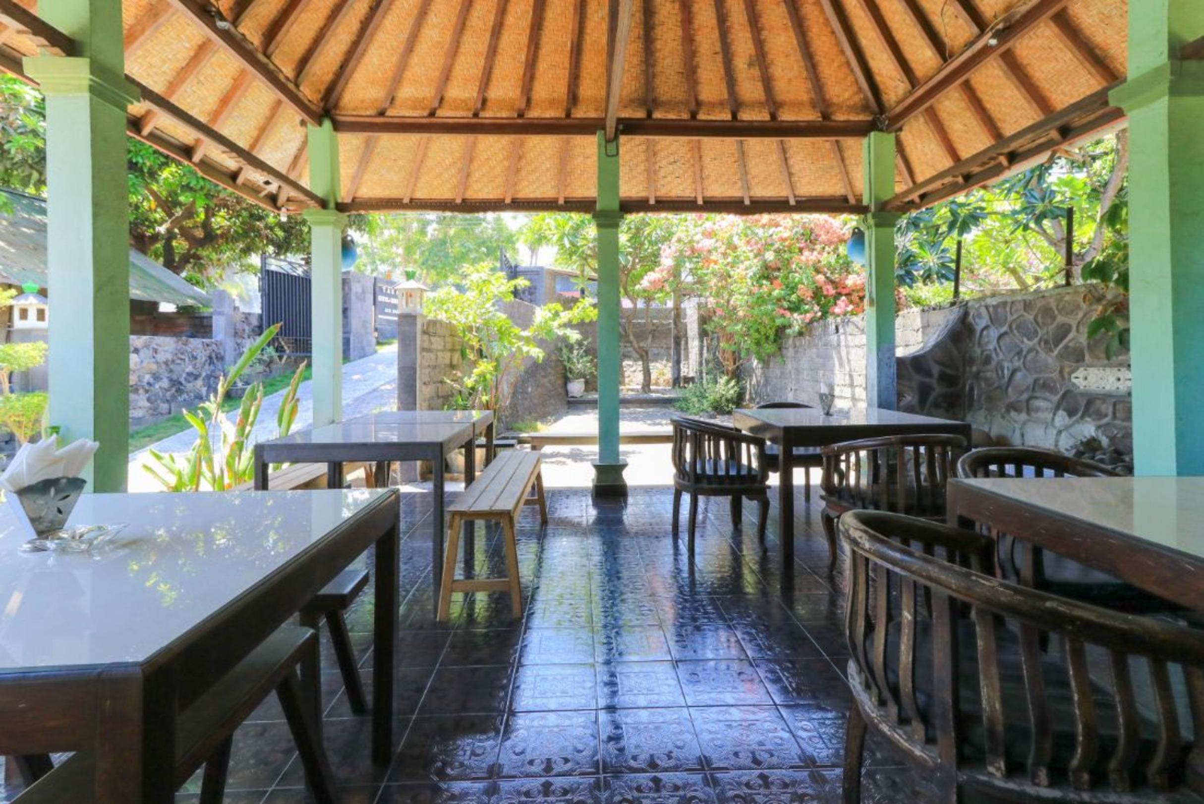 Hotel Tara Bar & Resto Air Sanih Kubutambahan  Exterior foto
