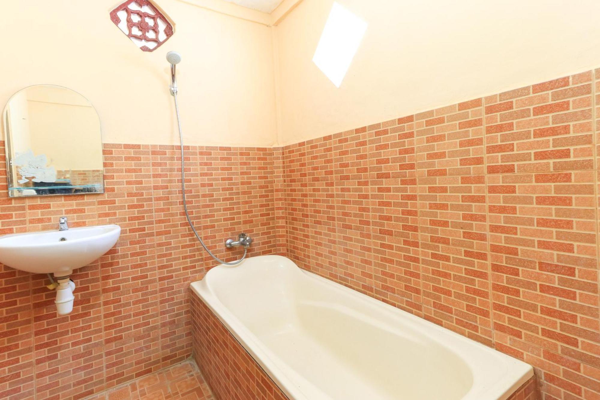 Hotel Tara Bar & Resto Air Sanih Kubutambahan  Zimmer foto
