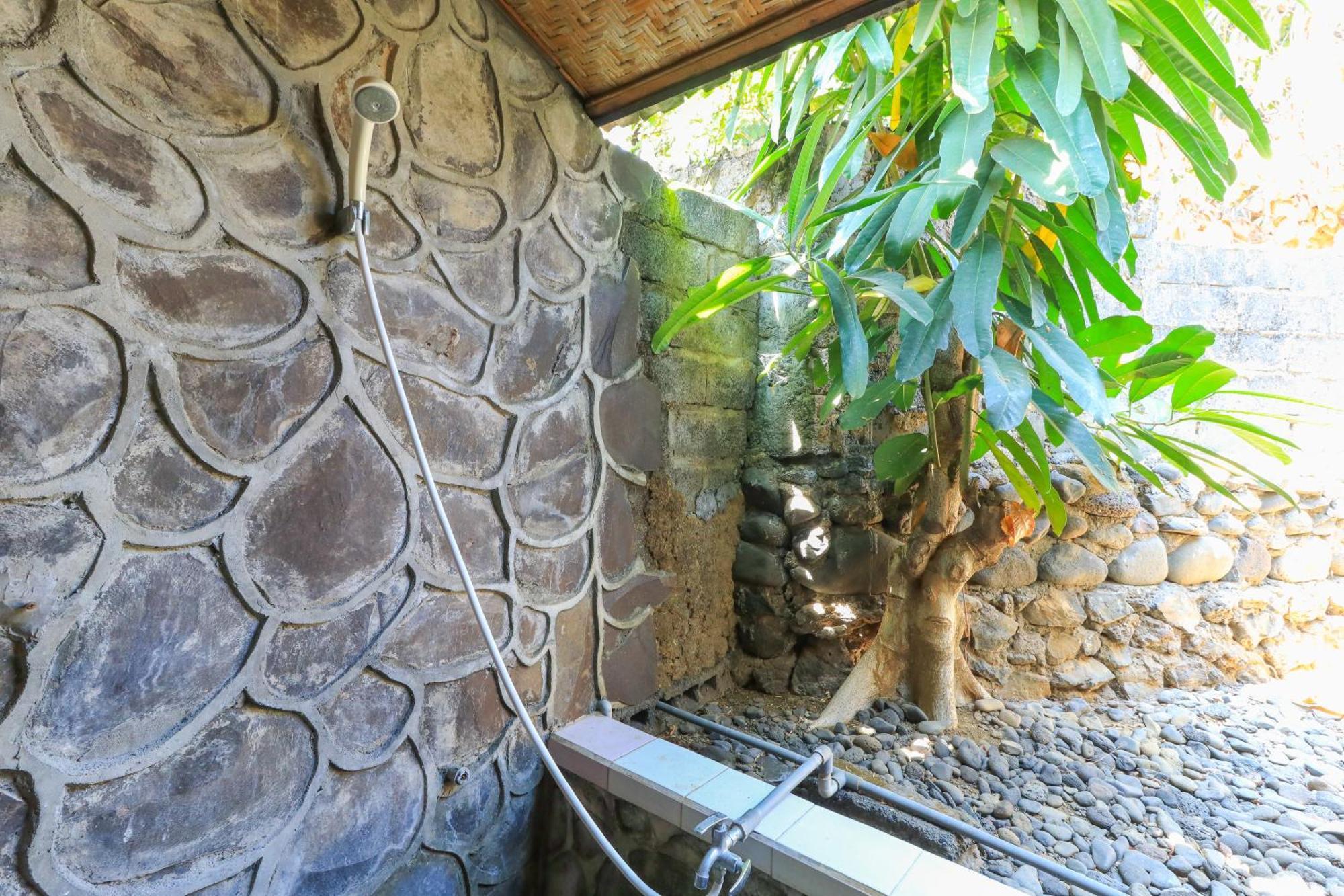Hotel Tara Bar & Resto Air Sanih Kubutambahan  Zimmer foto